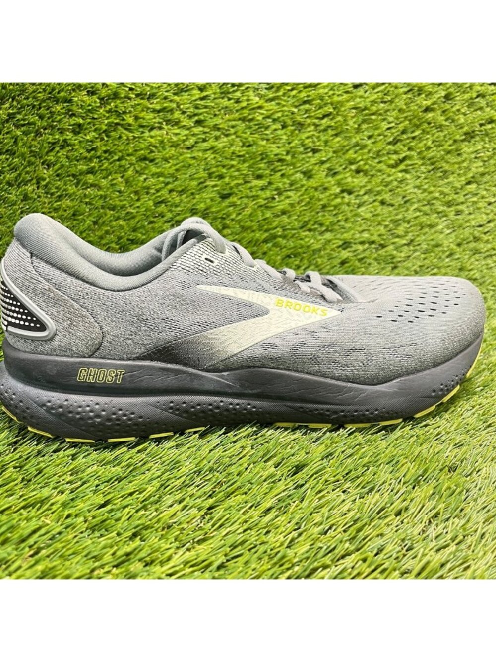 Brooks Ghost 16 Mens Size 10 Gray Black Athletic Running Walking Shoes Sneakers